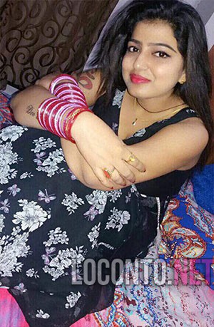  Threesome with 2 Indian escorts